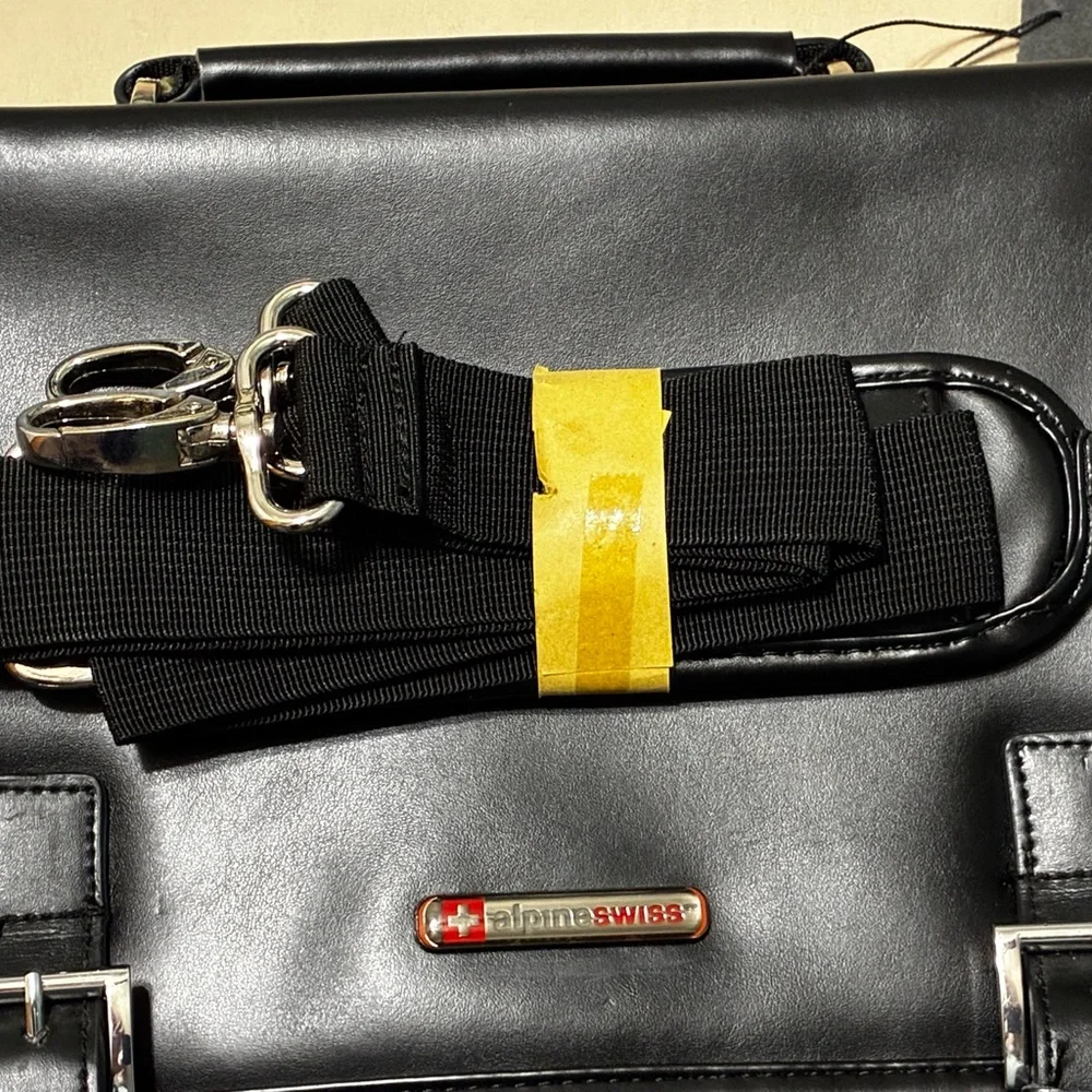 Alpine Swiss Messenger Black Leather Laptop/Brief Case Bag With Buckle Closure - Picture 8 of 10